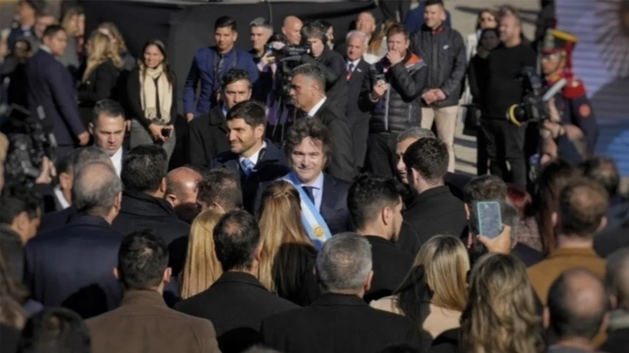 Milei deja colgado a Pullaro y no estará en Rosario para el Día de la Bandera: encabezará un acto en Palermo 