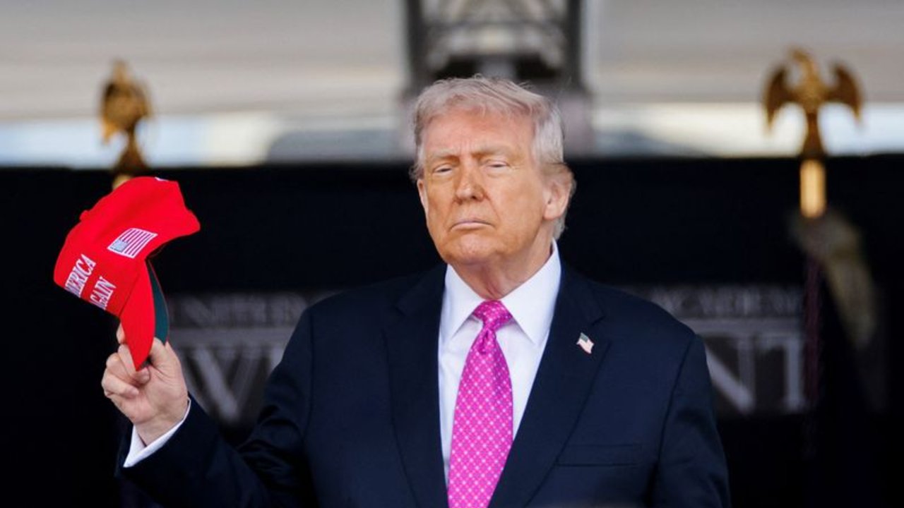 Trump se enfrenta a la indignación de las bases MAGA por un posible ataque a Irán