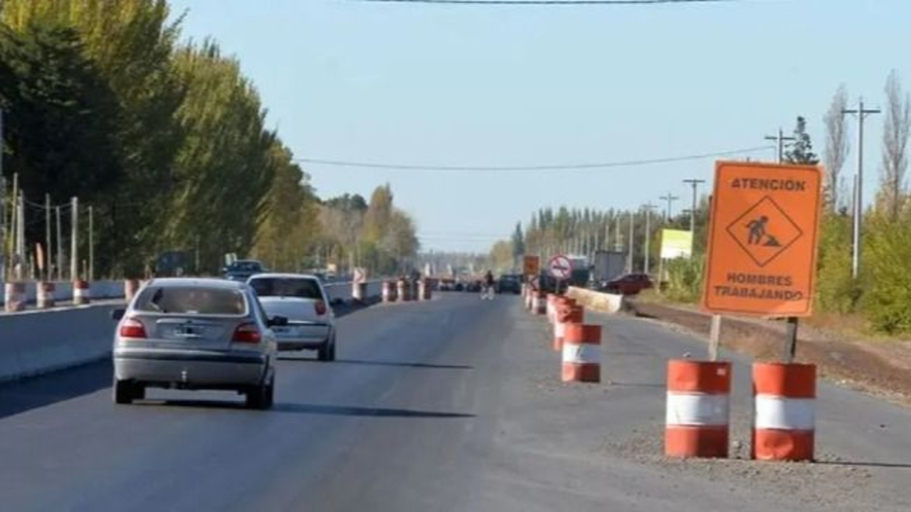 Cuál es la obra pública que está pausada desde hace año y medio y los vecinos elevaron a la justicia para que se retome. Ampliación de la ruta 22.