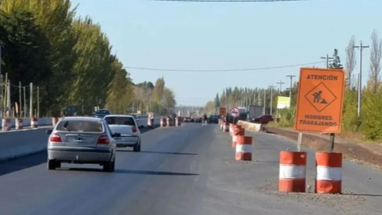 Cuál es la obra pública que está pausada desde hace año y medio y los vecinos elevaron a la justicia para que se retome. Ampliación de la ruta 22.