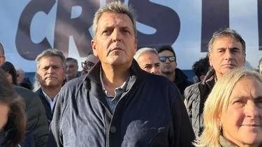 Con Cristina Kirchner presa, Massa impulsa un frente con el eje "peronismo vs Milei"