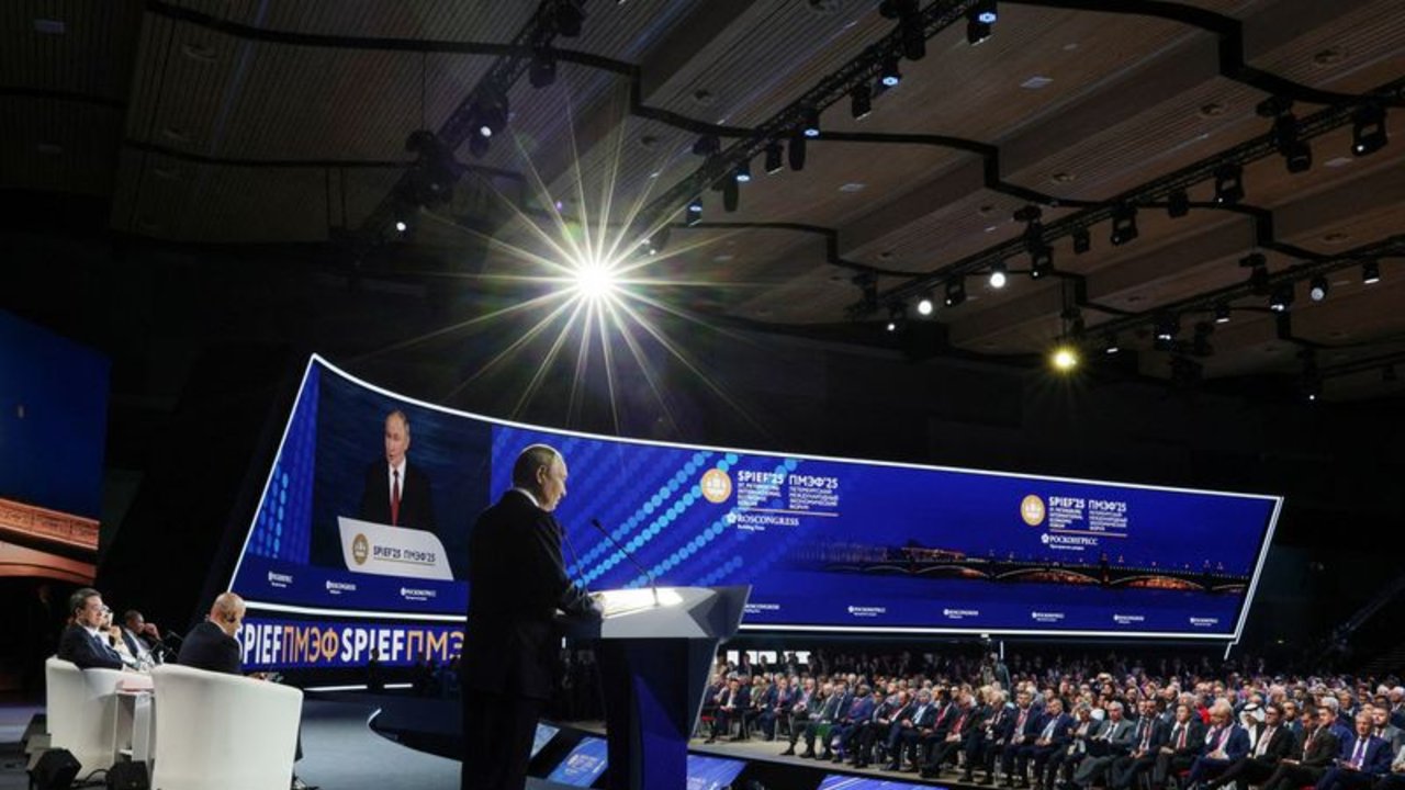 Putin dice que Rusia planea estrechar los lazos técnico-militares con "países amigos"