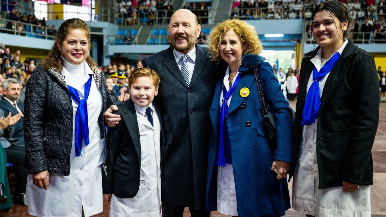 Día de la Bandera: Insfrán encabezó el acto en homenaje a Belgrano y tomó juramento a estudiantes formoseños