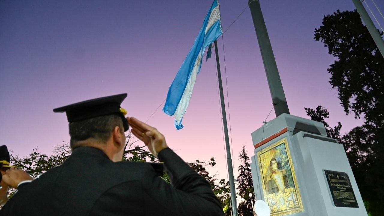 “La patria no se vende”: en el Día de la Bandera, Quintela destacó la importancia de honrar el legado nacional