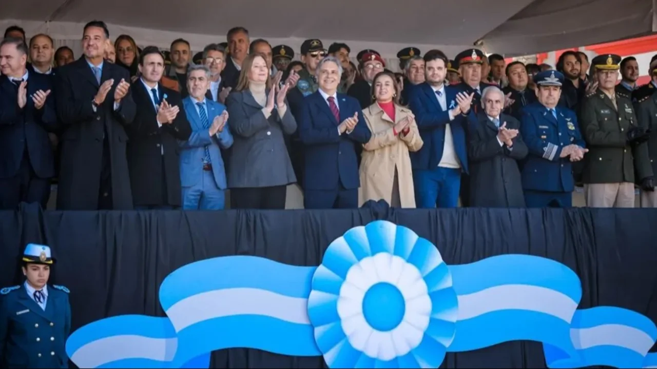 Martín Llaryora en el acto del Día de la Bandera