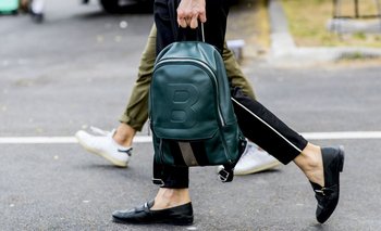 Adiós mochilas: la nueva tendencia tecnológica que reemplaza a la clásica opción | Moda