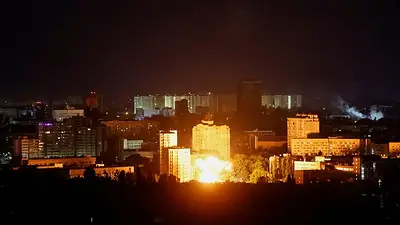 Un ataque ruso a Kiev mata a cinco personas y provoca incendios Un ataque ruso a Kiev mata a cinco personas y provoca incendios