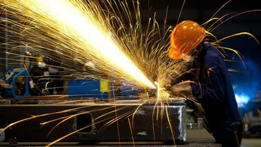 Cuánto gana un obrero metalúrgico en junio 2025: el salario que cobra