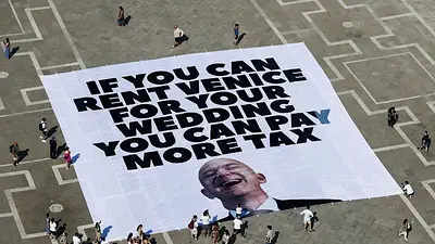 Greenpeace se suma a las protestas contra la boda de Bezos en Venecia Greenpeace se suma a las protestas contra la boda de Bezos en Venecia