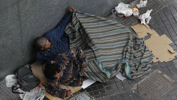 La pobreza se disparó a 32,3% en el primer semestre y superó las 15 millones de personas | Crisis económica