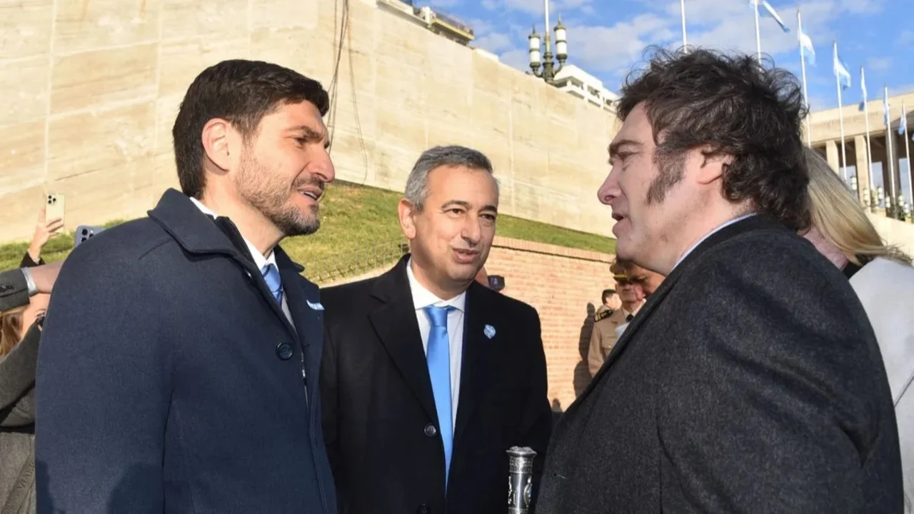 En la previa de las elecciones, el intendente de Rosario cruzó al gobierno de Milei: "Nos desprecian"