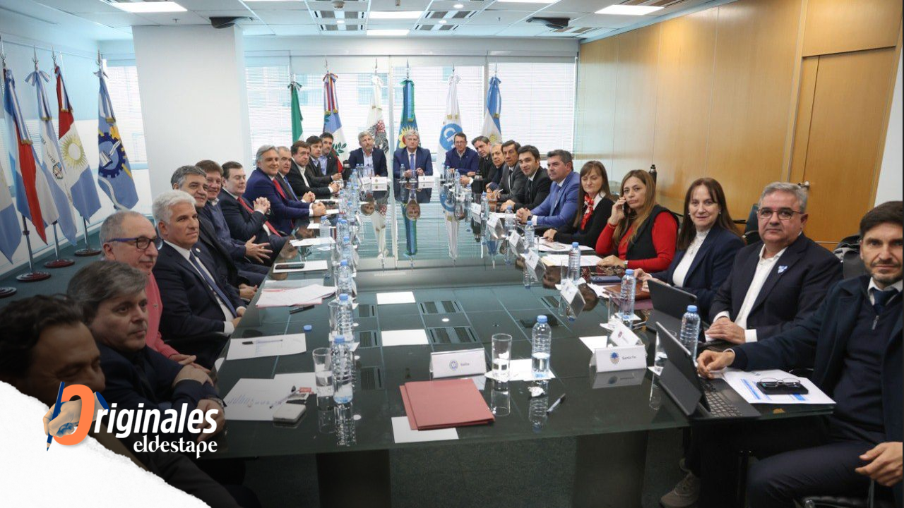 Acorraladas por el ajuste de Milei, las provincias también se endeudan en dólares