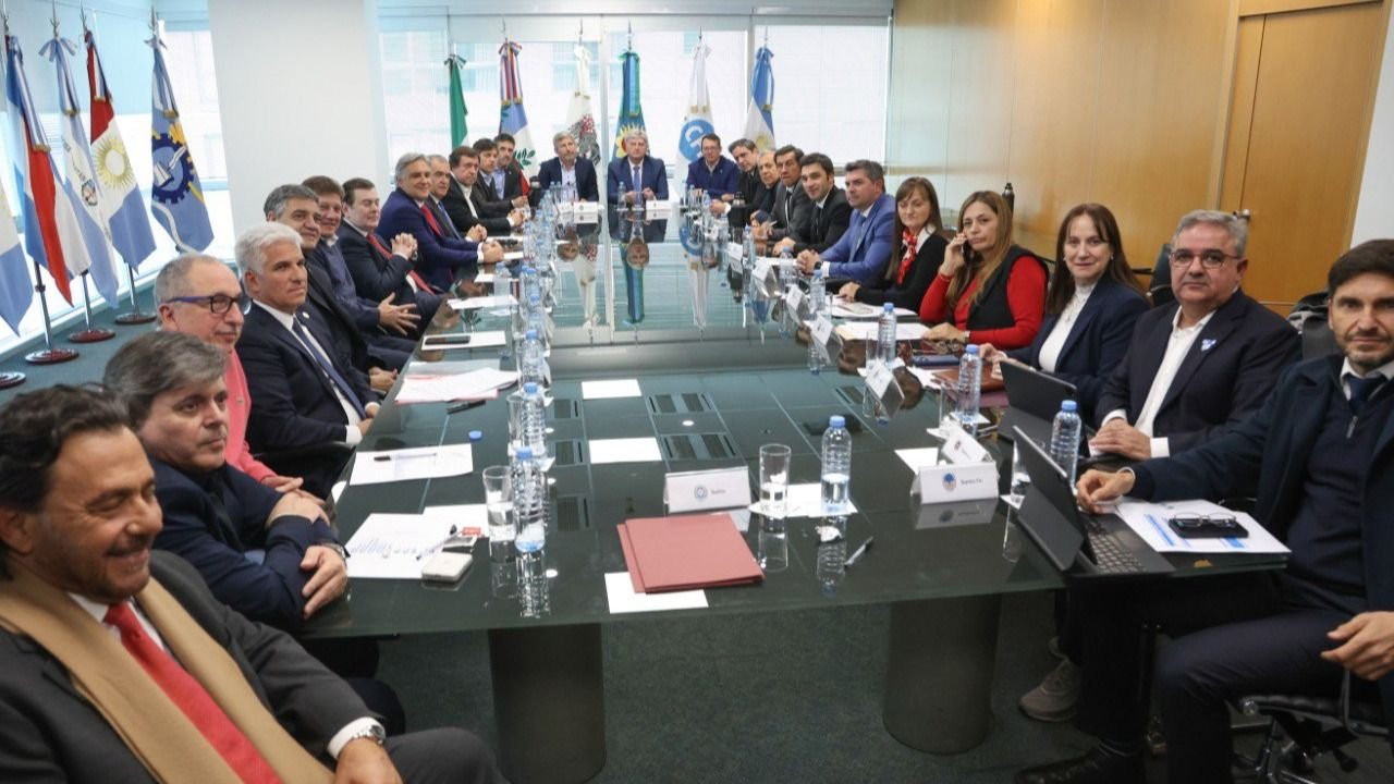 Los gobernadores se unieron para reclamarle al Gobierno por sus recursos