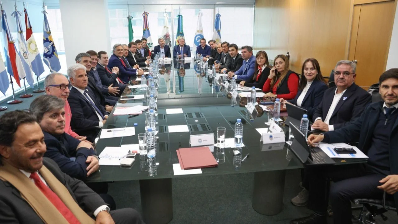 Los gobernadores se unieron para reclamarle al Gobierno por sus recursos