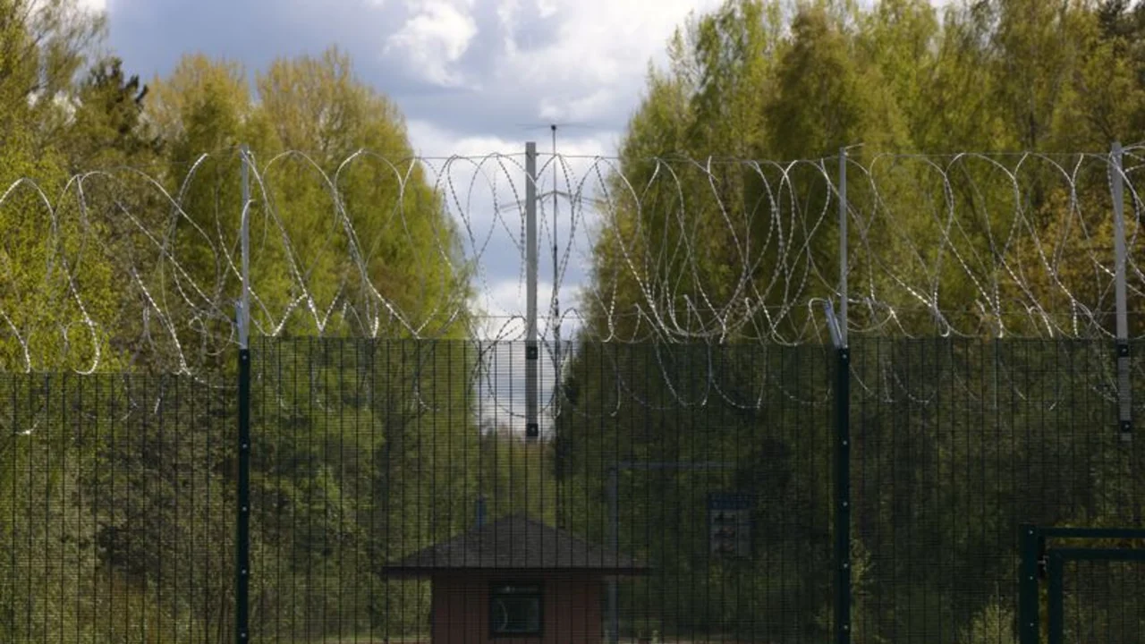 Finlandia endurece la frontera septentrional de la OTAN por temor a una guerra con Rusia