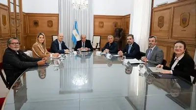 Con la UIA, CGT, aliados y sin Milei, el Gobierno delinea sus próximas reformas Con la UIA, CGT, aliados y sin Milei, el Gobierno delinea sus próximas reformas