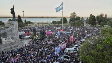 Defensa de la educación pública: la Universidad de Rosario se suma a la Marcha Federal contra el ajuste de Milei