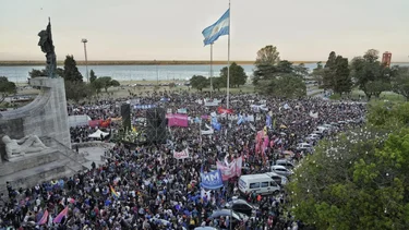 Defensa de la educación pública: la Universidad de Rosario se suma a la Marcha Federal contra el ajuste de Milei