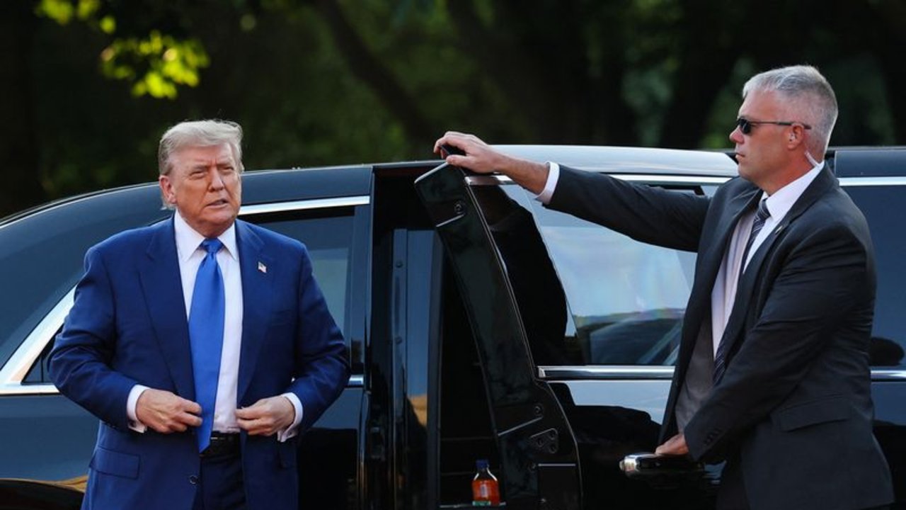 Trump pone en duda la defensa mutua mientras vuela a Europa para la cumbre de la OTAN