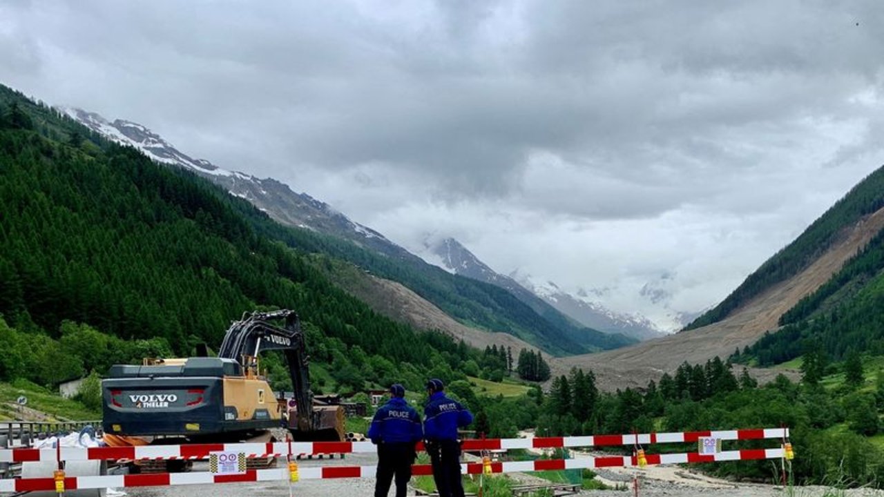 Hallan un cadáver en el pueblo suizo sepultado por un glaciar