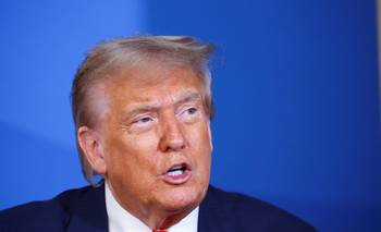 Trump, desenfrenado, saca pecho y se anota dos "victorias" en una semana | Otan