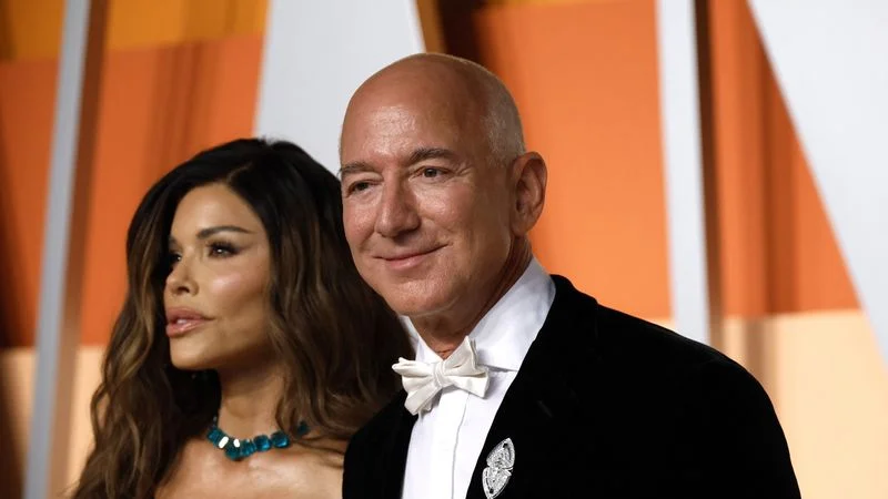 Jeff Bezos y su prometida viajan a Venecia para monumental boda