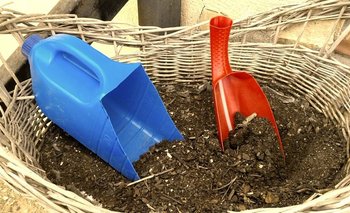 El truco viral para fabricar tu propia pala de jardinería casera | Jardinería