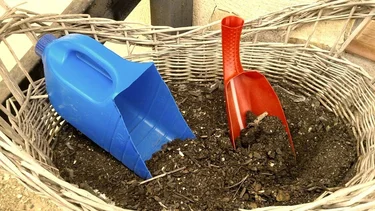 El truco viral para fabricar tu propia pala de jardinería casera