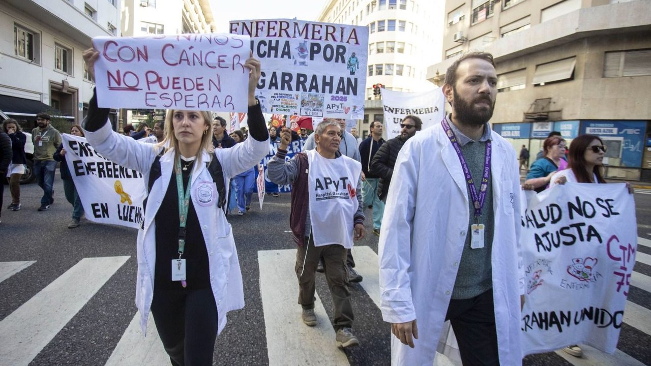 Nueva jornada de paro en el Garrahan:  "Más firmes en defensa del Hospital"
