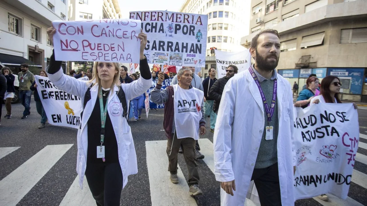 Nueva jornada de paro en el Garrahan:  "Más firmes en defensa del Hospital"