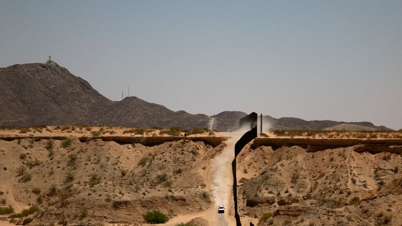 Ejército EEUU creará dos nuevas zonas militares en frontera México, dicen funcionarios