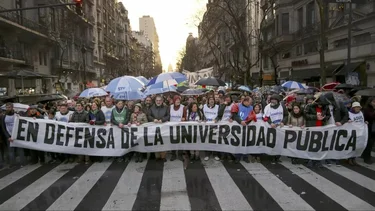 Marcha Universitaria de antorchas: se movilizarán gremios docentes, no docentes y estudiantes