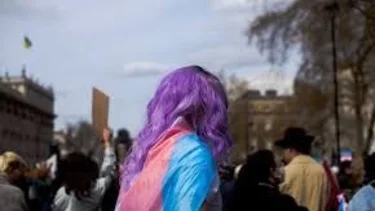 Milei pone en riesgo a la comunidad trans: 10% transicionó sin médicos y se expuso a graves problemas de salud