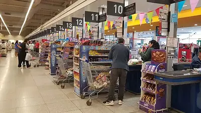 La motosierra avanza: el consumo en supermercados del NOA bajó un 3,3% en abril La motosierra avanza: el consumo en supermercados del NOA bajó un 3,3% en abril