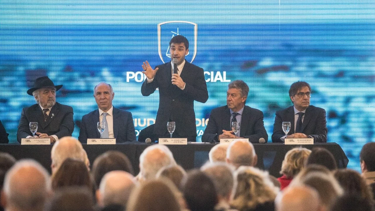Torres acusó a los jueces de Chubut de bloquear la eliminación de fueros: “Quieren impedir que el pueblo vote”