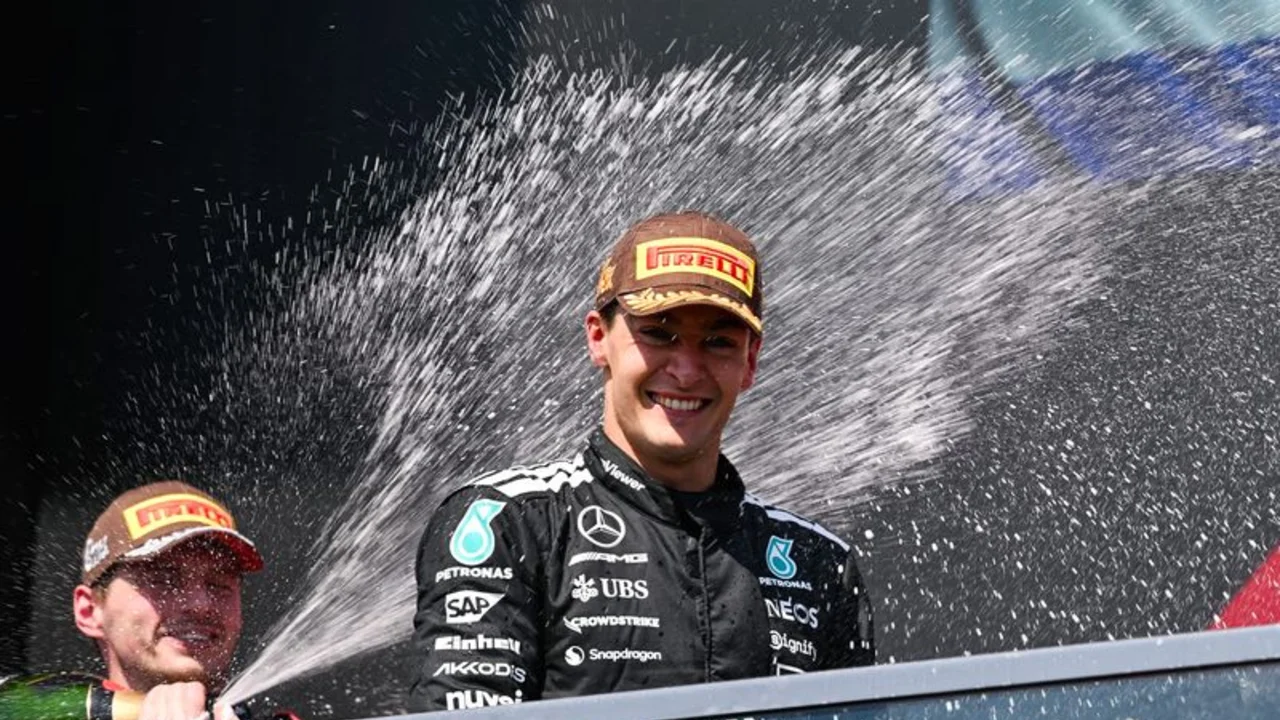 Russell sugiere que Mercedes sigue interesado en contratar a Verstappen