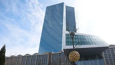 El BCE debería modificar su objetivo de inflación, según un informe de economistas El BCE debería modificar su objetivo de inflación, según un informe de economistas