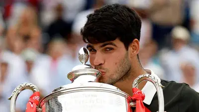 Alcaraz busca su tercer Wimbledon consecutivo mientras Sinner y Djokovic planean su destronamiento Alcaraz busca su tercer Wimbledon consecutivo mientras Sinner y Djokovic planean su destronamiento
