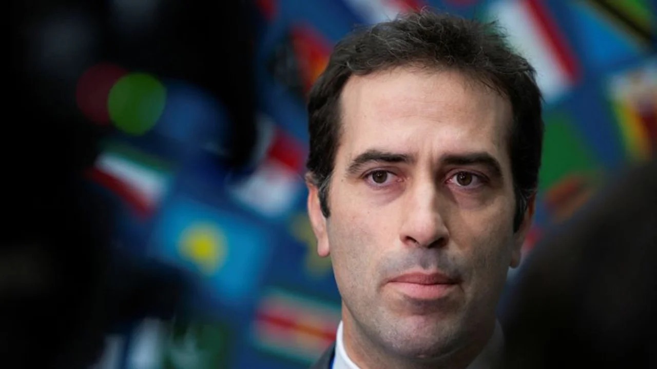El ministro de Economía de España presenta su candidatura para dirigir el Eurogrupo