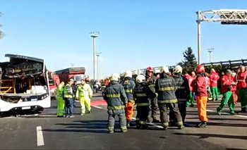 Violento choque entre camión y colectivo en General Paz: 47 heridos | General paz