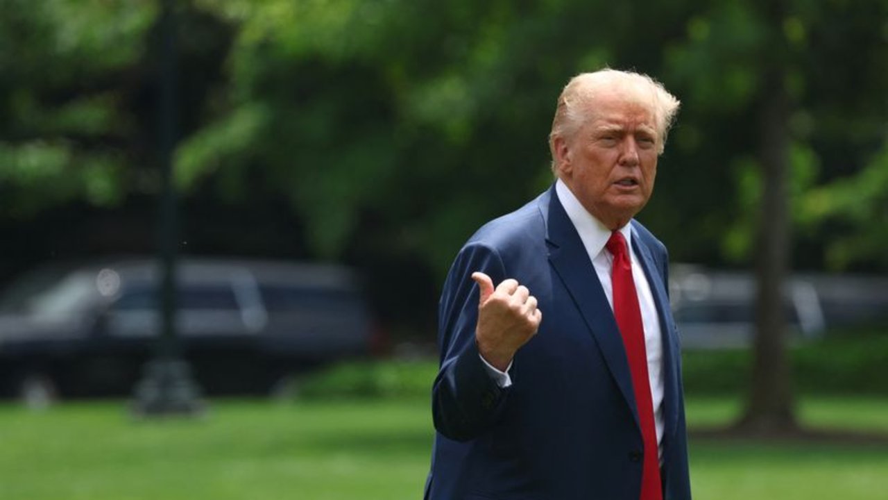 Trump planea decretos para impulsar el crecimiento de la IA en la carrera con China