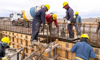 Motosierra: en marzo, cayó un 25,5% el empleo en la provincia | Empleo registrado