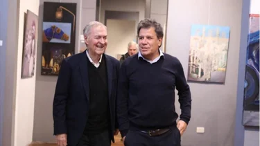 Manes y Schiaretti construyen un camino del centro en modo ambulancia