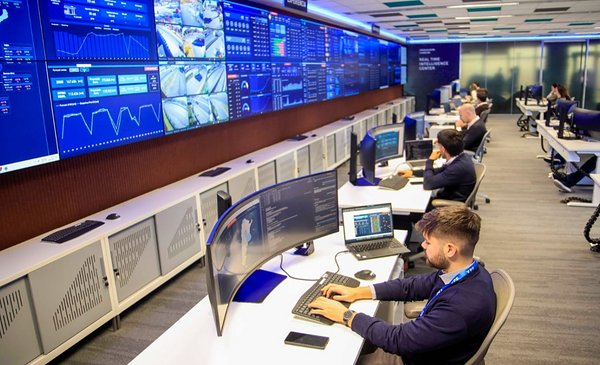 YPF lanza el RTIC Comercial en Puerto Madero: monitoreo en tiempo real ...