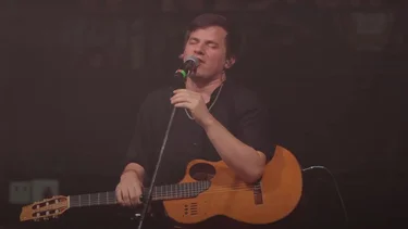 Nahuel Pennisi entre el folklore, el groove y el deseo de ser invisible en una banda: "Me imagino haciendo un solo"