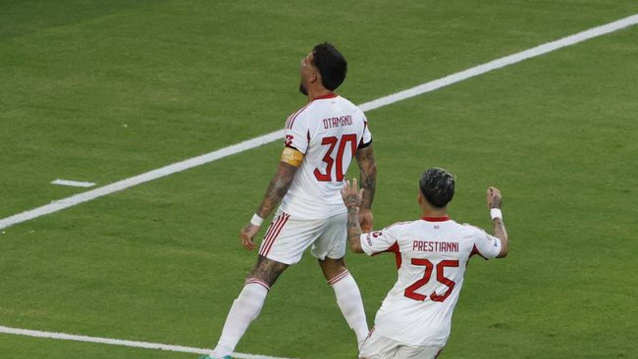 Benfica anuncia ampliación de contrato de argentino Otamendi hasta 2026