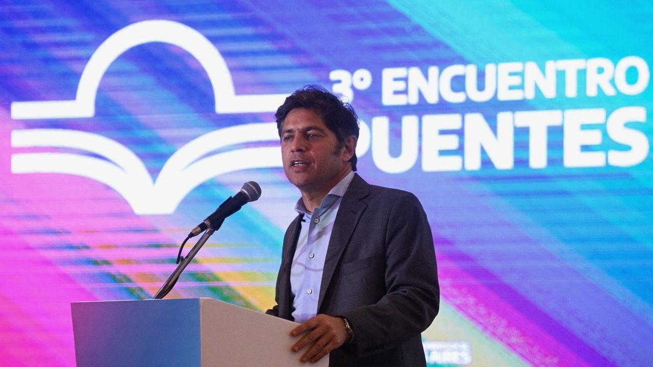 Axel Kicillof respondió a los insultos de Milei: "El que insulta y grita no tiene razón"