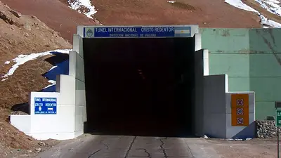 Por fuertes nevadas, cierran el paso Cristo Redentor en Mendoza Por fuertes nevadas, cierran el paso Cristo Redentor en Mendoza