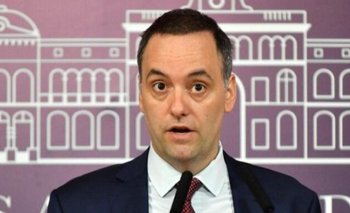Aguiar contra Adorni por el Día del Empleado: "Cara de boludo" | Manuel adorni 