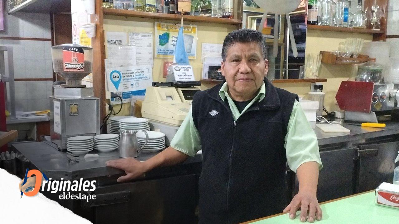 La Tayuela, un mítico café porteño con más de 40 años de historia famoso por sus sándwiches y su barra cóncava